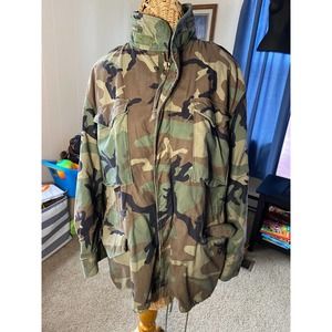 US military Cold weather camo field jacket size large